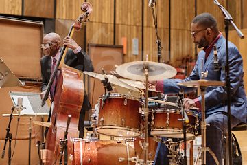Reggie Workman a Taru Alexander © Barbora Dolinajová