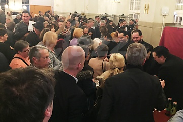 Janoska Ensemble v obkľúčení fanúšikov © Patrick Španko