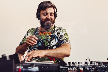 DJ Code