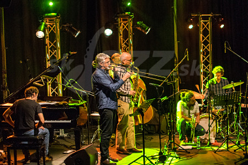 Ziv Taubenfeld's FULL SUN © Helena Herzánová