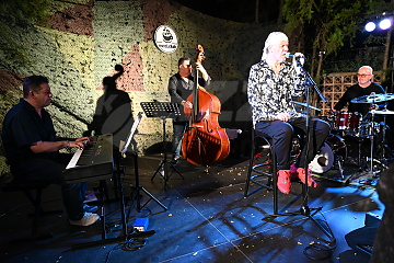 Árpi Farkaš Trio a Gábor Winand © Patrick Španko