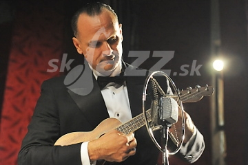 Miloš Stačík a  ukulele © Patrick Španko