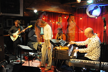 Sid Hille and Foreign Friends © Patrick Španko