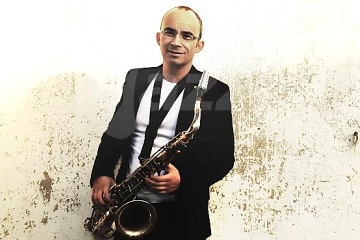 Julian Argelles, archív