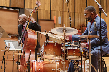 Reggie Workman a Taru Alexander © Barbora Dolinajová