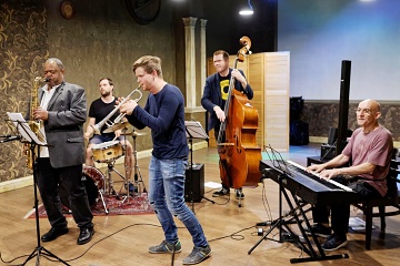 Miles White a Jakub Valíček a Matej Korbelič a Juraj s Gabom © Andrej Mann