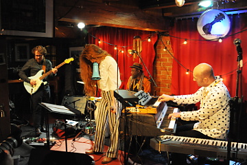 Sid Hille and Foreign Friends © Patrick Španko