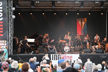 Salesny-Aufmesser´s Charles Mingus 100 © Patrick Španko