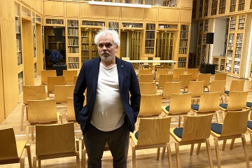 Tamás Bognár v študovni © Patrick Španko
