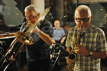 Na novom CD aj tradičný jazz aj swing !!!