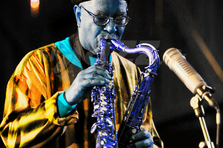 Multi-saxofonista Ari Brown !!!