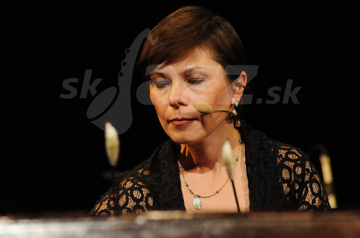 Cimbalistka Zuzana Lapčíková !!!