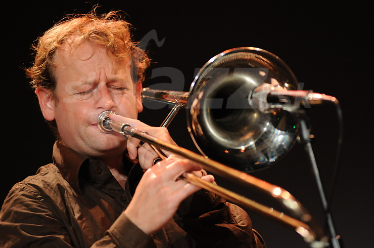 Trombonista Hilary Jeffrey !!!