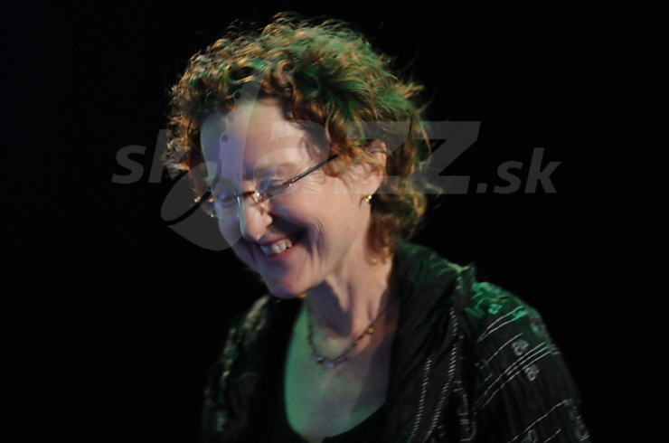 Klaviristka Myra Melford !!!