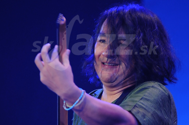 Basgitarista Stomu Takeishi !!!