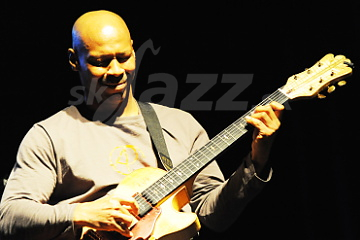 Gitarista Kevin Eubanks !!!